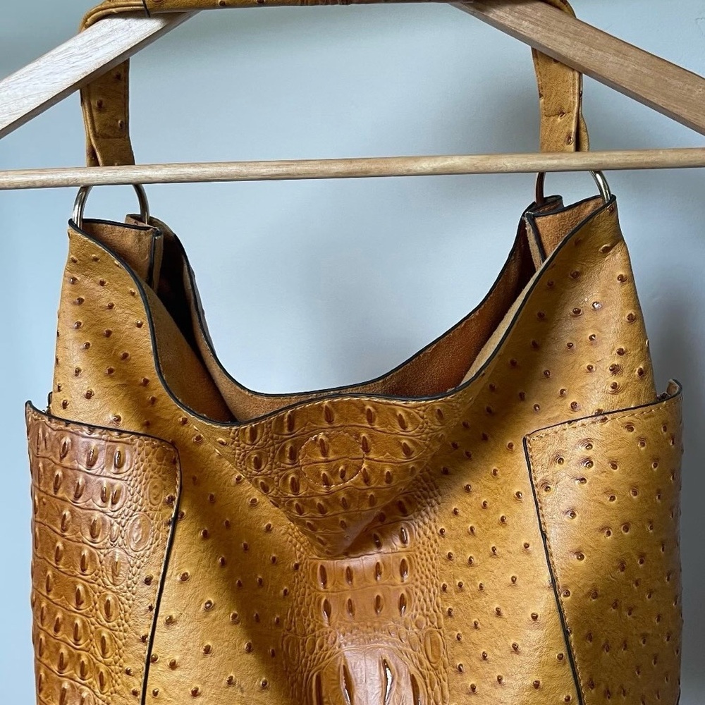 Elegant Tan Leather Tote Bag